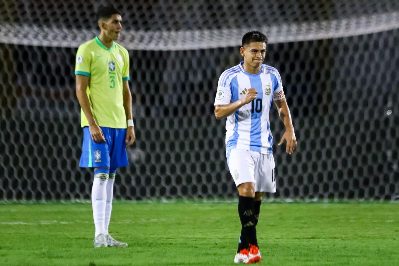 El futbolita argentino Claudio Echeverri, en una foto de archivo. EFE/ Juan Carlos Hernández