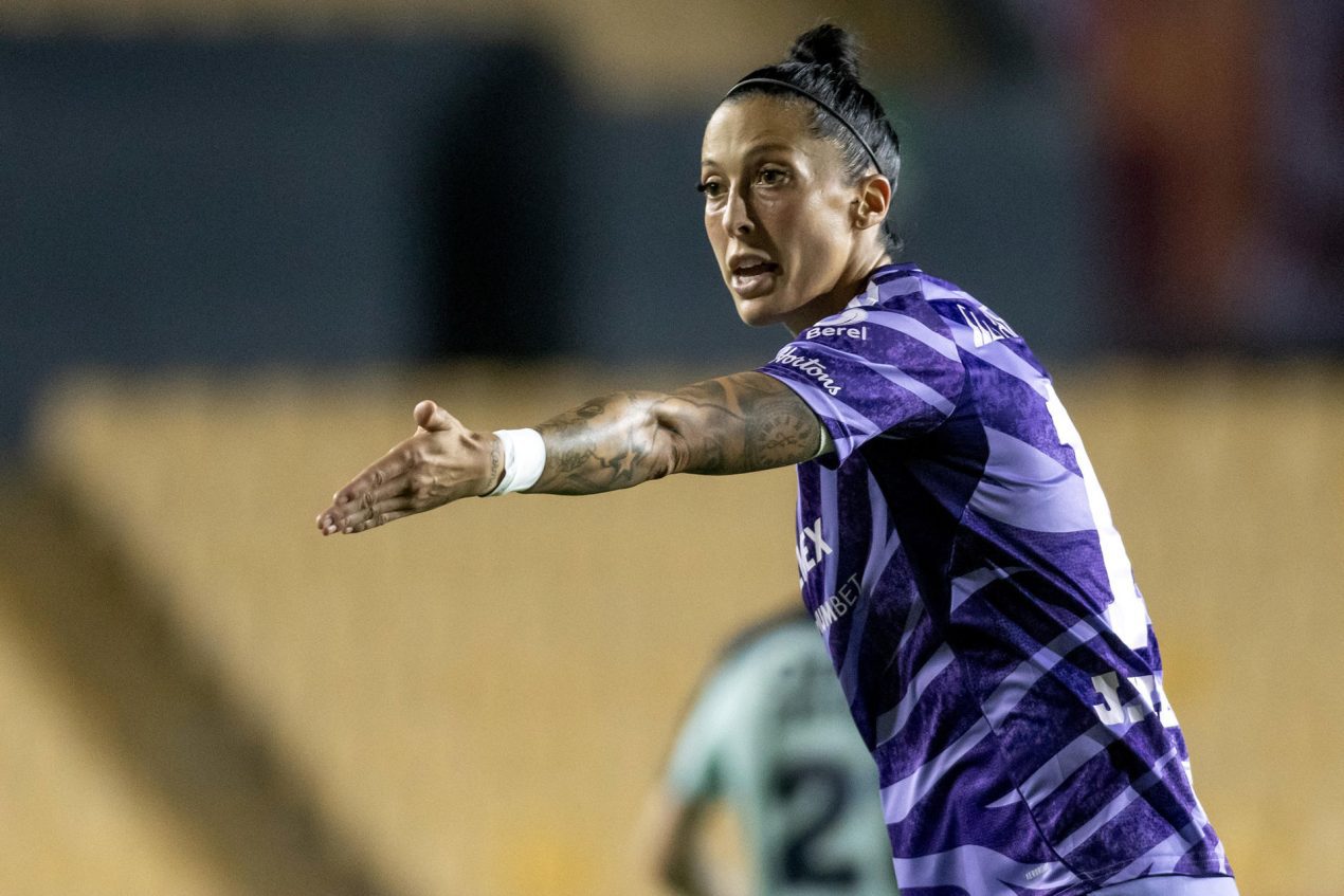 Jennifer Hermoso de Tigres femenil reacciona en un partido de la Liga Femenil MX entre Tigres femenil y Pachuca en el Estadio Universitario, en Monterrey (México). Imagen de archivo. EFE/Miguel Sierra