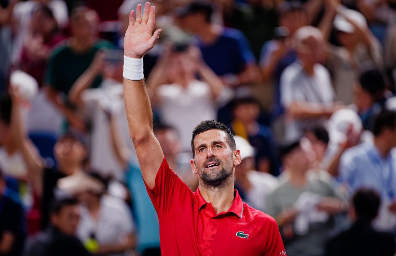 El jugador serbio Novak Djokovic, durante el torneo de Shanghái. EFE/EPA/ALEX PLAVEVSKI