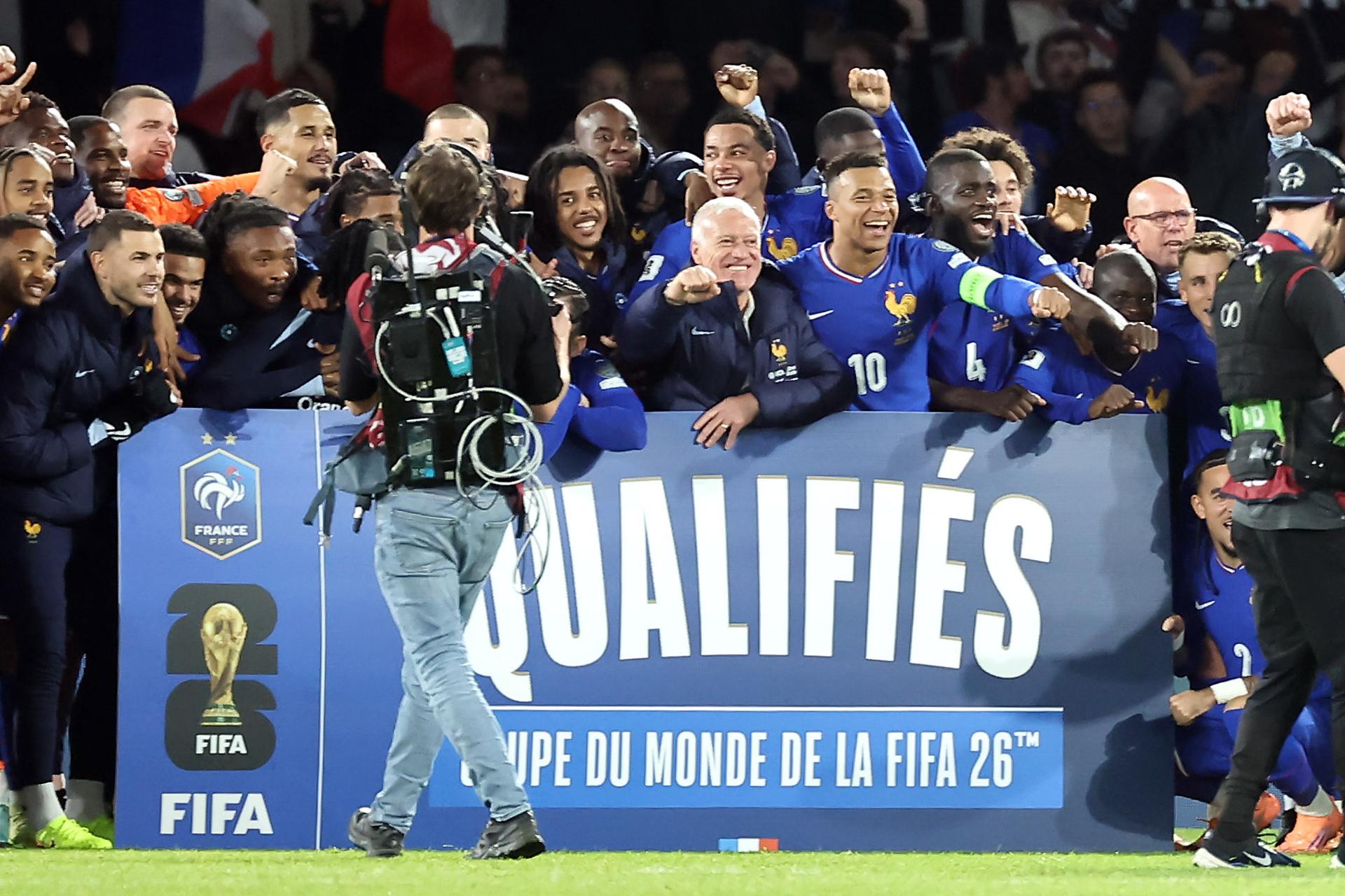 La selección francesa masculina de fútbol, vigente subcampeona, celebra este jueves su clasificación para el Mundial 2026. EFE/ CHRISTOPHE PETIT TESSON