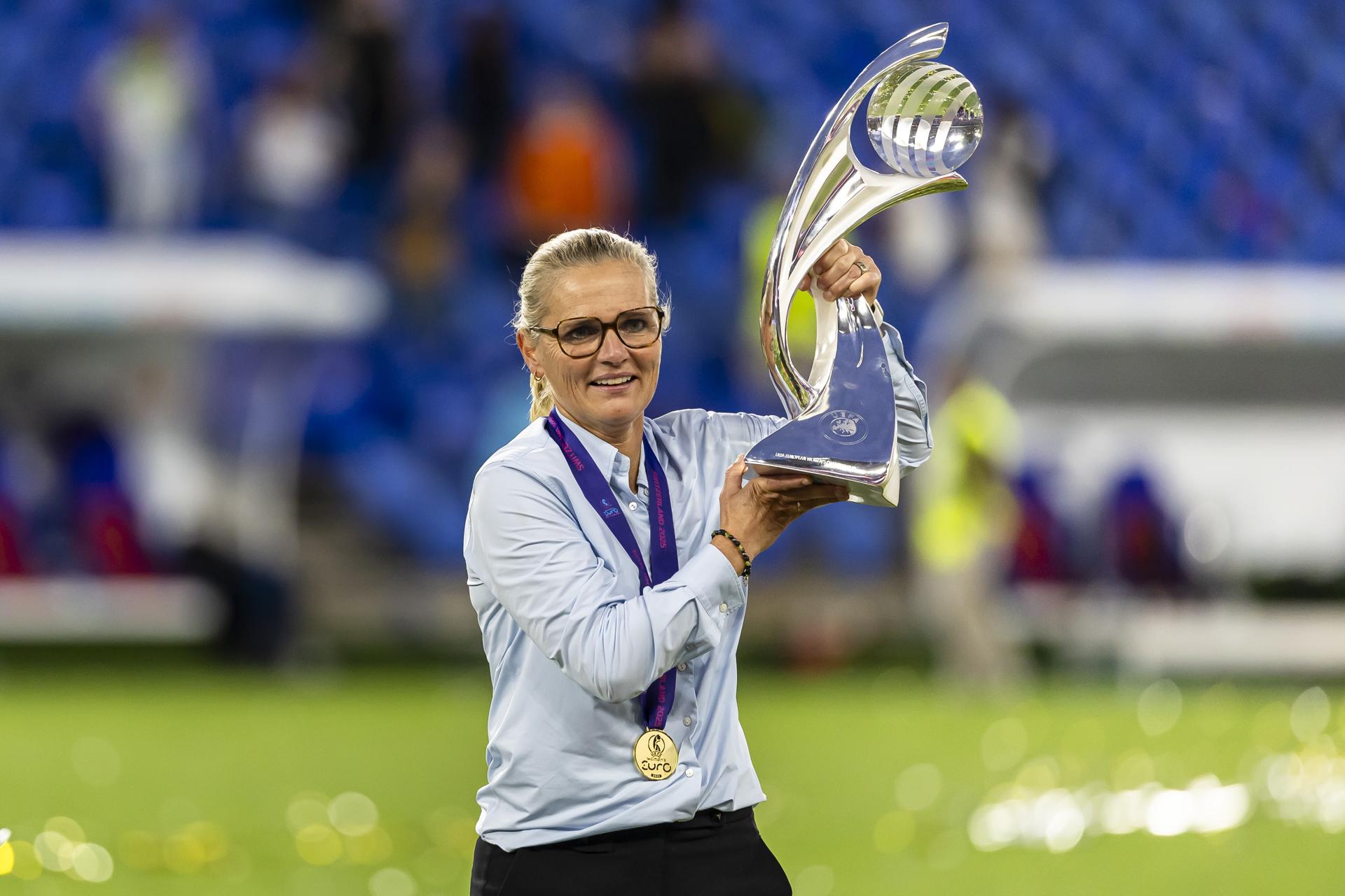 La neerlandesa Sarina Wiegman, técnica de la selección de Inglaterra EFE/EPA/MICHAEL BUHOLZER/Archivo