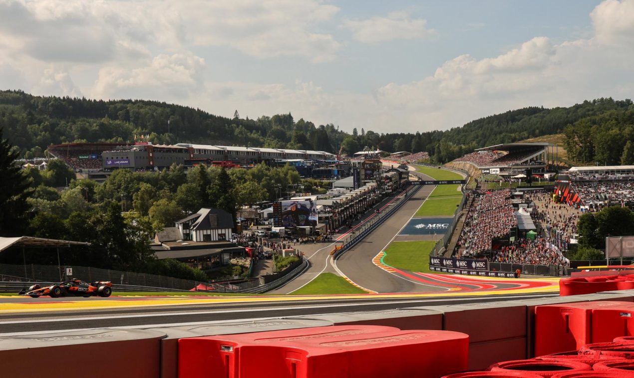 El circuito de carreras de la localidad belga de Spa-Francorchamps, durante el GP del pasado julio de 2025. EFE/EPA/OLIVIER MATTHYS
