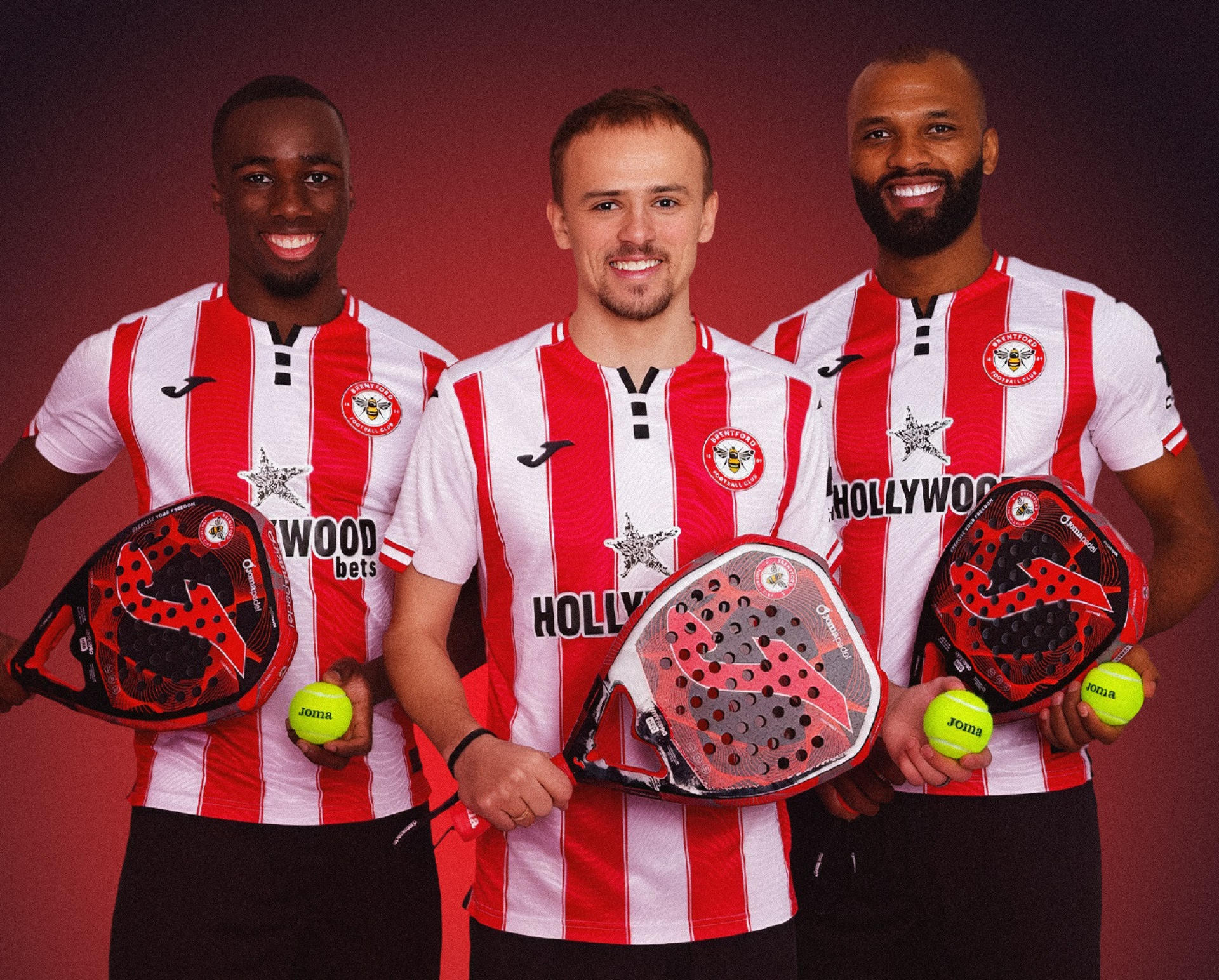 El fútbol y el pádel se fusionan. La marca Joma lo ha vuelto a hacer. La firma deportiva española ha lanzado una pala de pádel con los colores del Brentford, equipo de la Premier League inglesa, destinada a crear sinergias entre los dos deportes y una imagen de marca más grande para la compañía. EFE/Cedida por JOMA USO EDITORIAL NO VENTAS