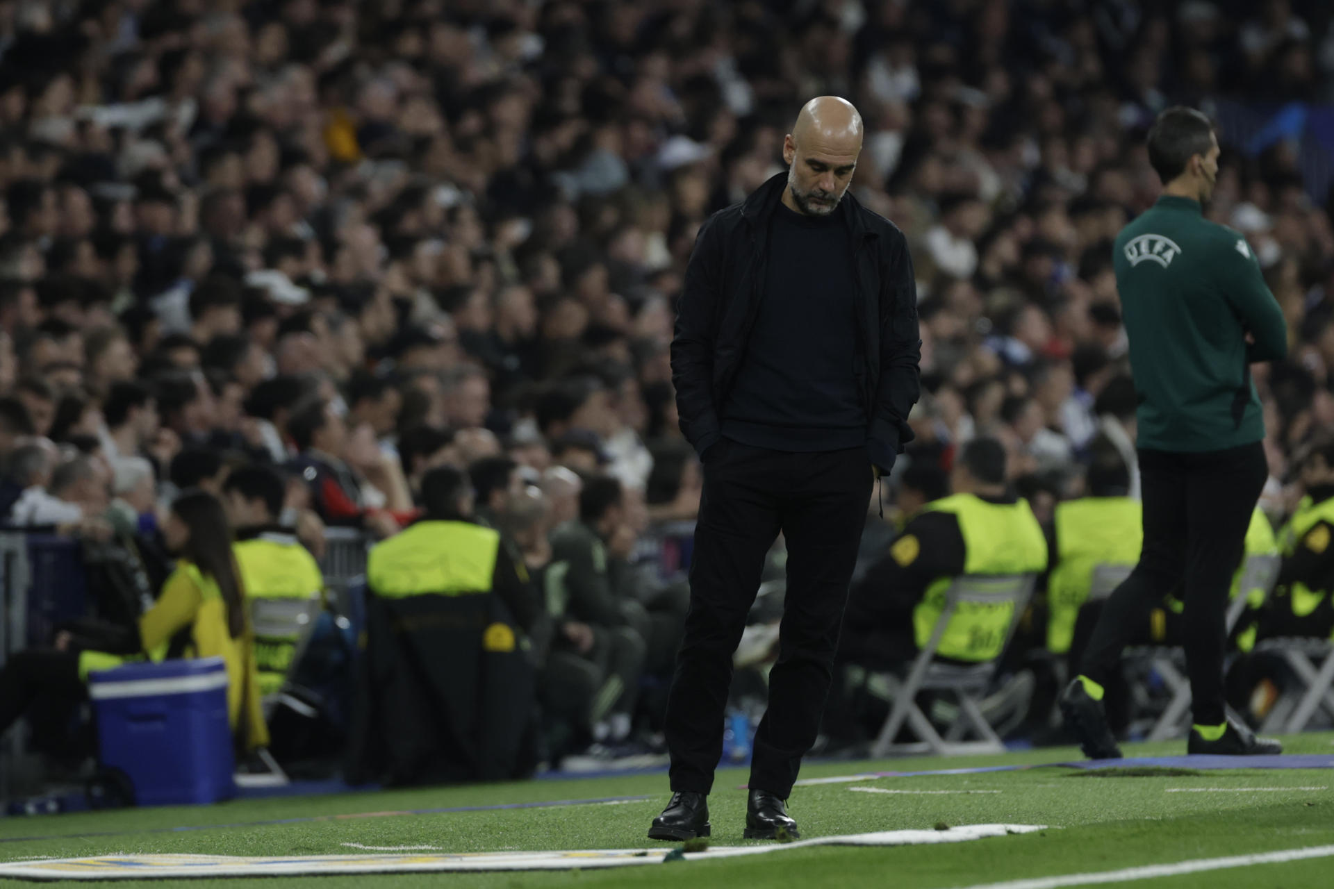 Pep Guardiola, durante partido contra el Real Madrid. EFE/Juanjo Martín.