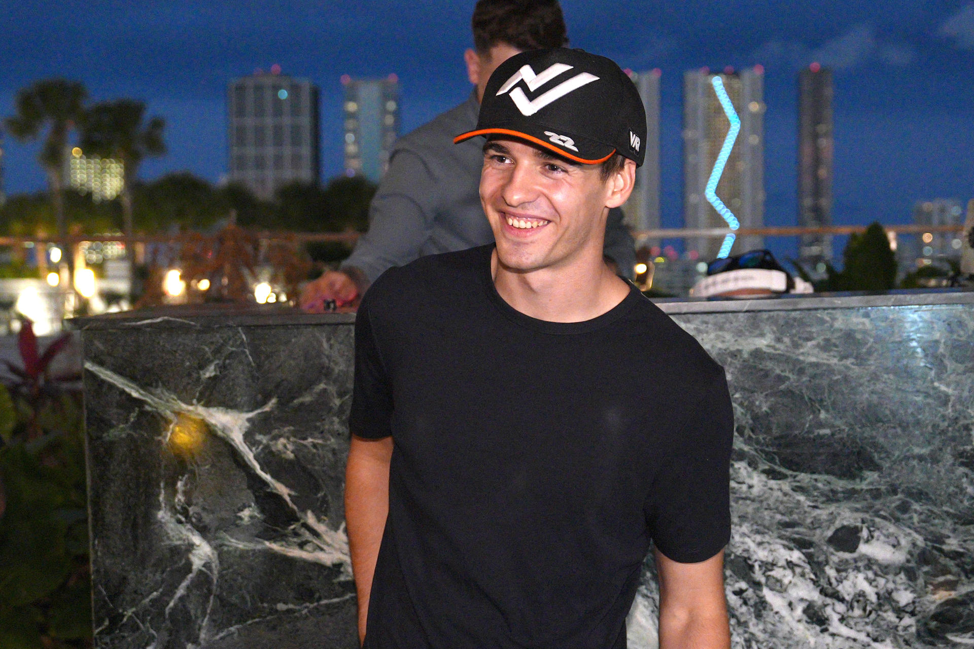Nicolás Varrone, piloto argentino de Fórmula 2, afirmó este jueves que afrontará el Gran Premio de Miami, este fin de semana, como si estuviera en casa por el numeroso público latino residente. EFE/ Alberto Boal