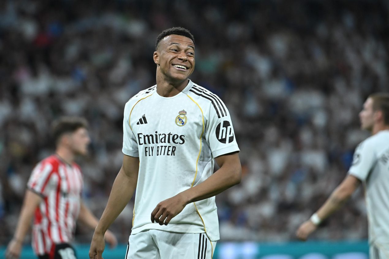 El delantero del Real Madrid Kylian Mbappé durante un partido de LaLiga. EFE/Fernando Villar