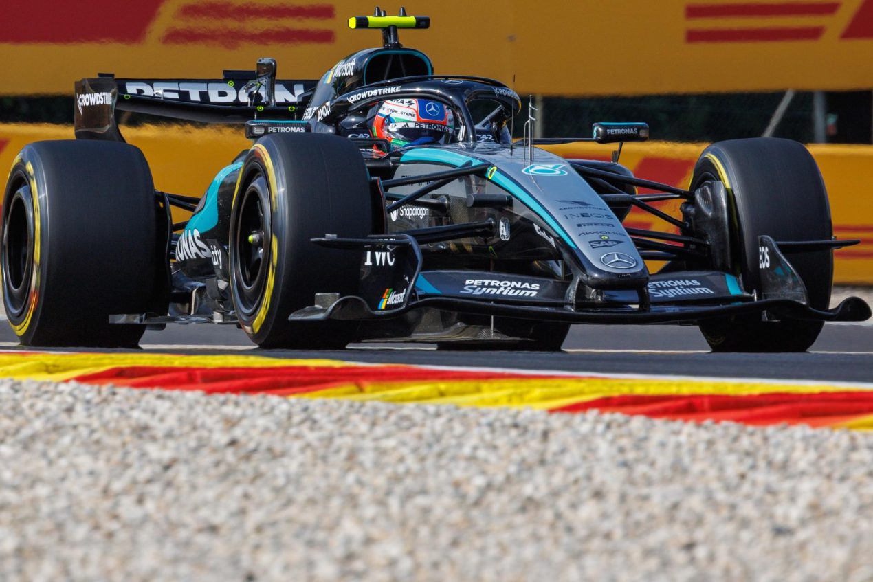 FRANCORCHAMPS (Bélgica), 17/07/2026.- El italiano Kimi Andrea Antonelli (Mercedes), líder del campeonato, que marcó el mejor tiempo este viernes en la jornada de entrenamientos libres para el Gran Premio de Bélgica, el décimo del Mundial de Fórmula Uno, que se disputa en el circuito de Spa-Francorchamps. EFE/EPA/OLIVIER MATTHYS