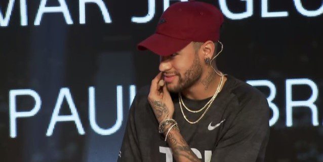 La evolución de Neymar es “satisfactoria” y su pie ya no está inmovilizado