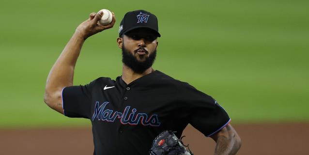 BÉISBOL: Alcántara y Urías lanzan primores en una jornada explosiva de Hernández con el bate