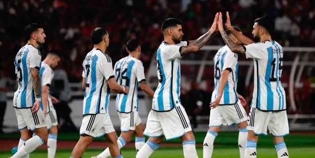 0-2. Sin Messi ni Di María, los campeones del mundo dan espectáculo