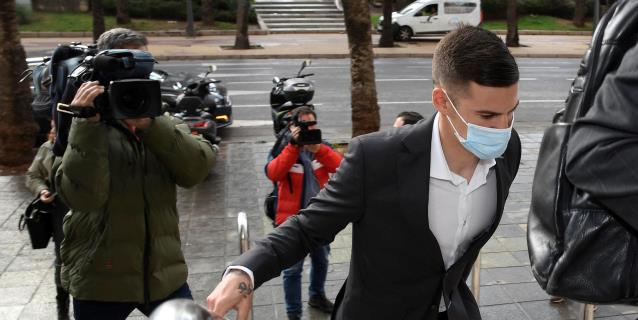 La acusación pide la “inmediata” entrada en prisión del delantero Santi Mina