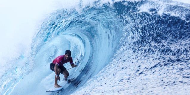 El peruano Alonso Correa avanza a las semifinales del surf de los Juegos Olímpicos