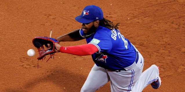 BÉISBOL: El dominicano Guerrero Jr. firma con los Azulejos de Toronto por 28,5 millones de dólares