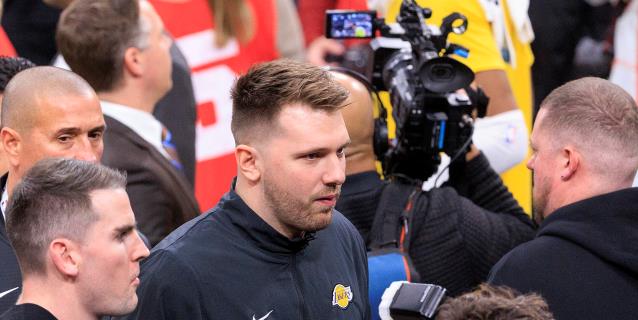 NBA: Doncic, Anthony Davis y Butler, cierra la ventana de traspasos más intensa de la NBA