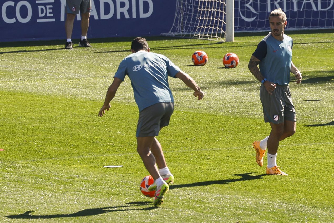 Griezmann, durante el entrenamiento. EFE/ Javier Lizon