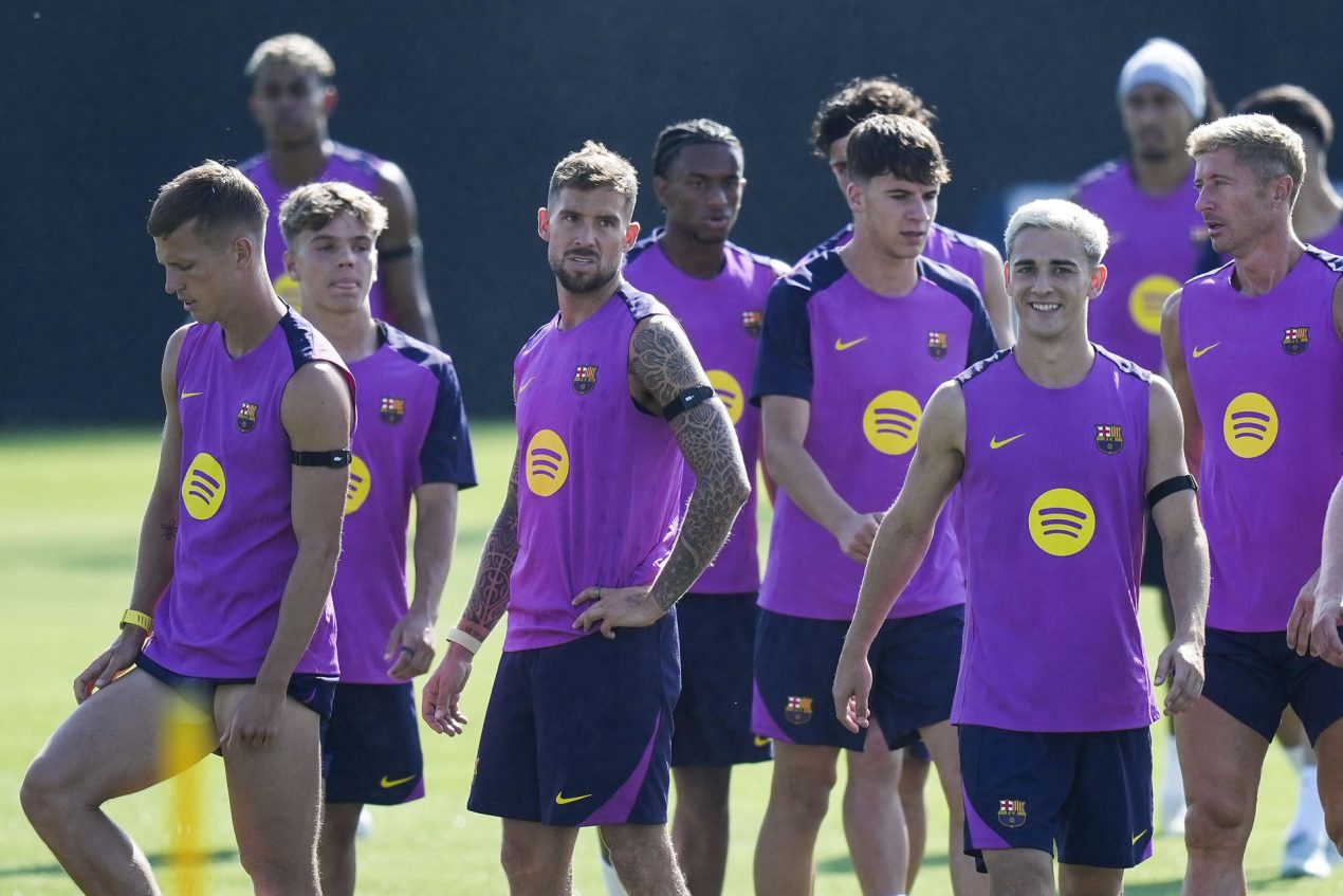 Los jugadores del FC Barcelona, durante un entrenamiento el pasado día 17. EFE/ Enric Fontcuberta.