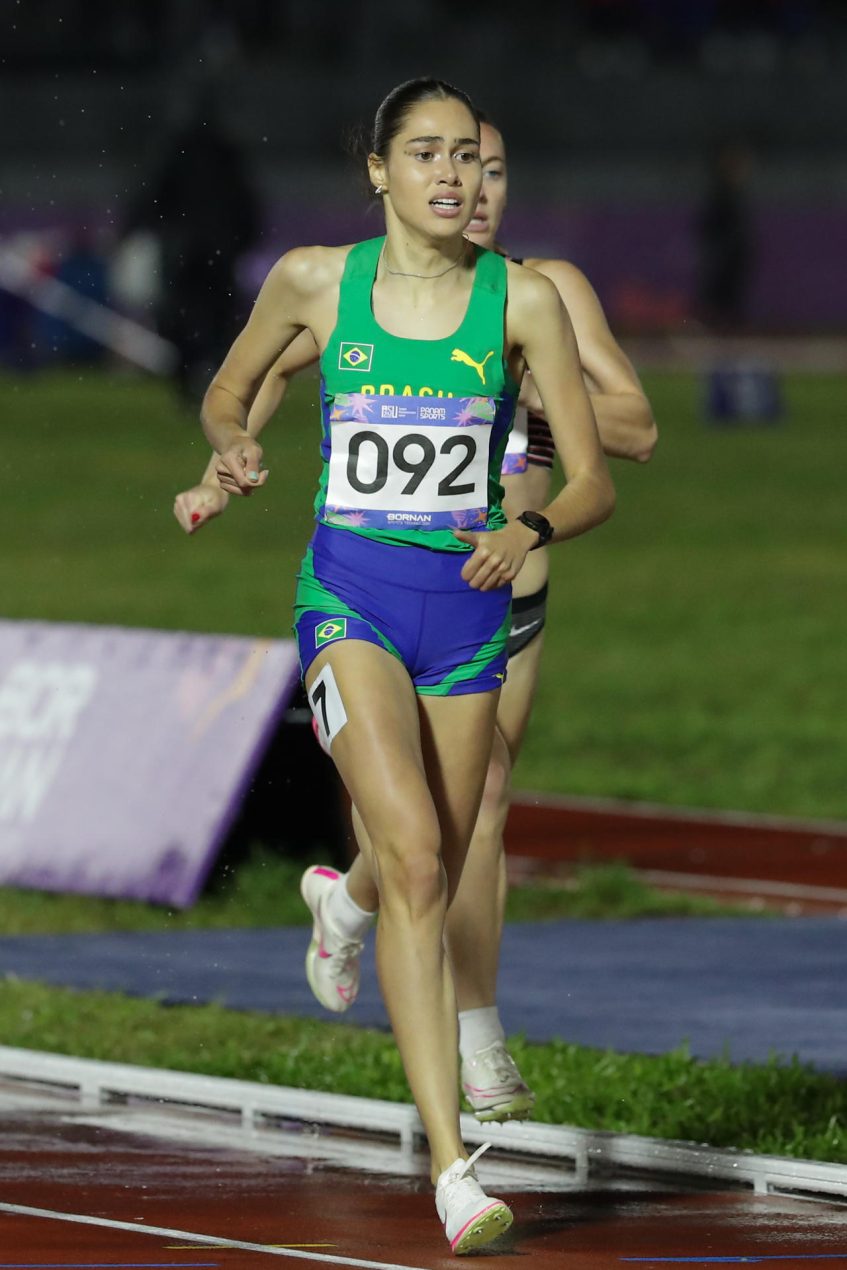 Sabrina Pena, de Brasil, se llevó el oro en los 800 metros en los II Juegos Panamericanos Junior en Luque (Paraguay). EFE/Juan Pablo Pino