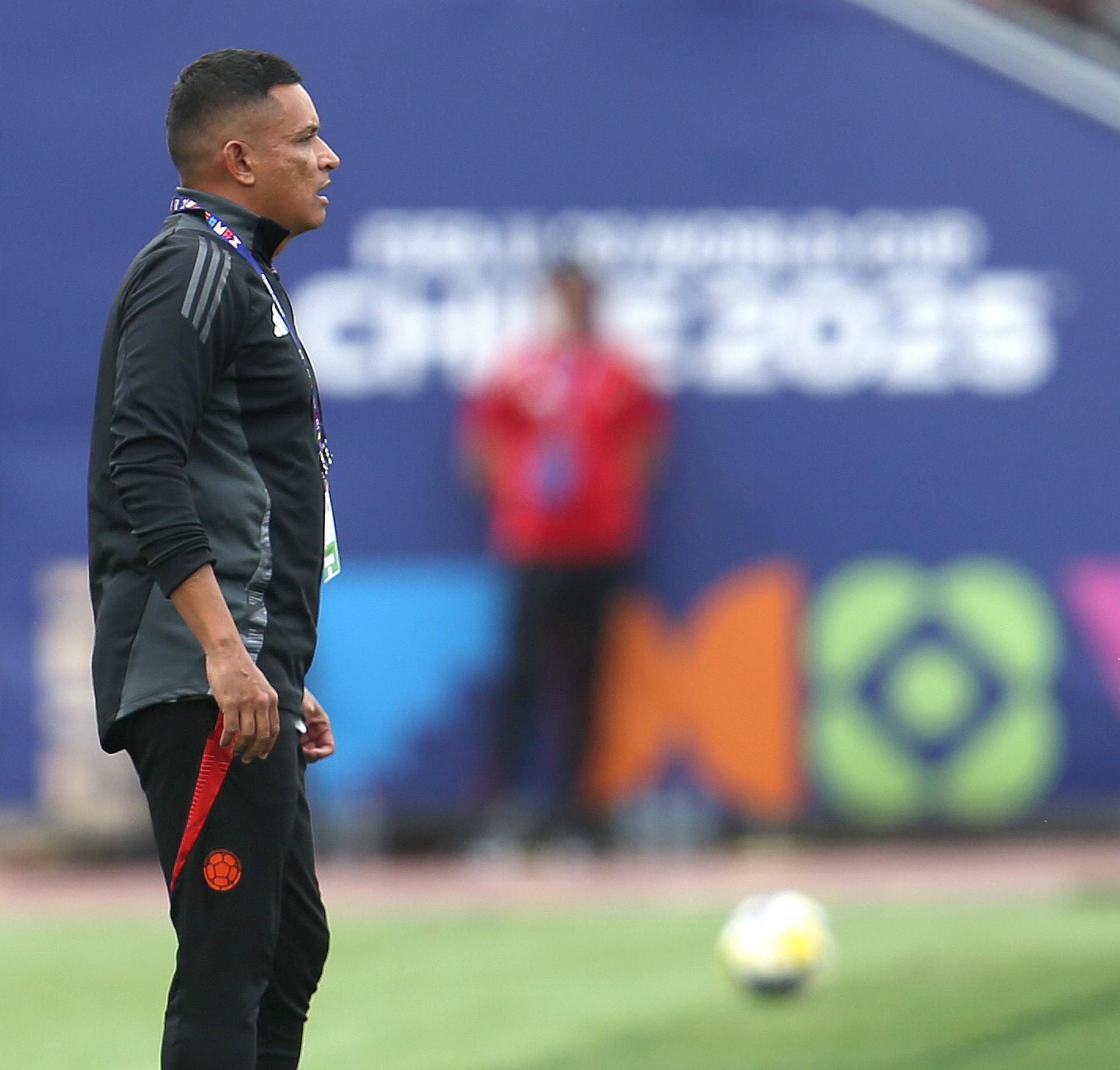 El seleccionador sub-20 de Colombia, César Torres, hizo este sábado un balance satisfactorio de la campaña en el Mundial de Chile que terminó con el tercer puesto tras vencer a Francia por 1-0 en el estadio Nacional Julio Martínez Prádanos de Santiago. EFE/ Ailen Díaz