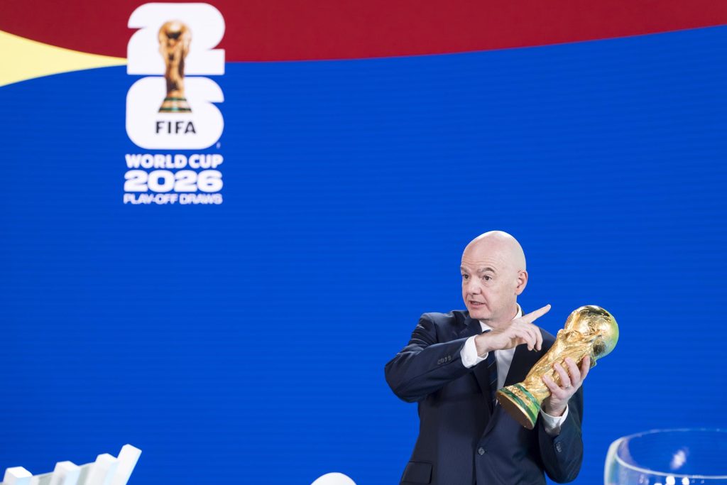 El presidente de la FIFA Gianni Infantino durante el sorteo de las eliminatorias del mundial 2026, en Zurich el pasado 20 de noviembre. EFE/EPA/CLAUDIO THOMA
