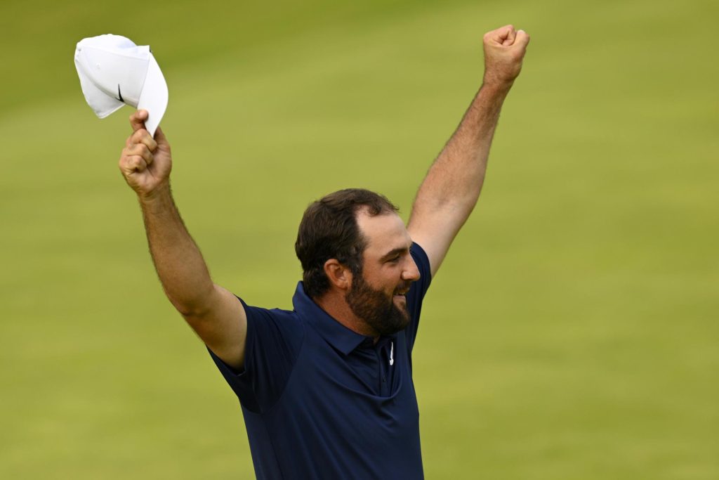 Fotografía de Mark Marlow, en la que puede verse en una imagen de archivo del 20 de julio de 2025 al estadounidense Scottie Scheffler, durante un torneo. EFE
