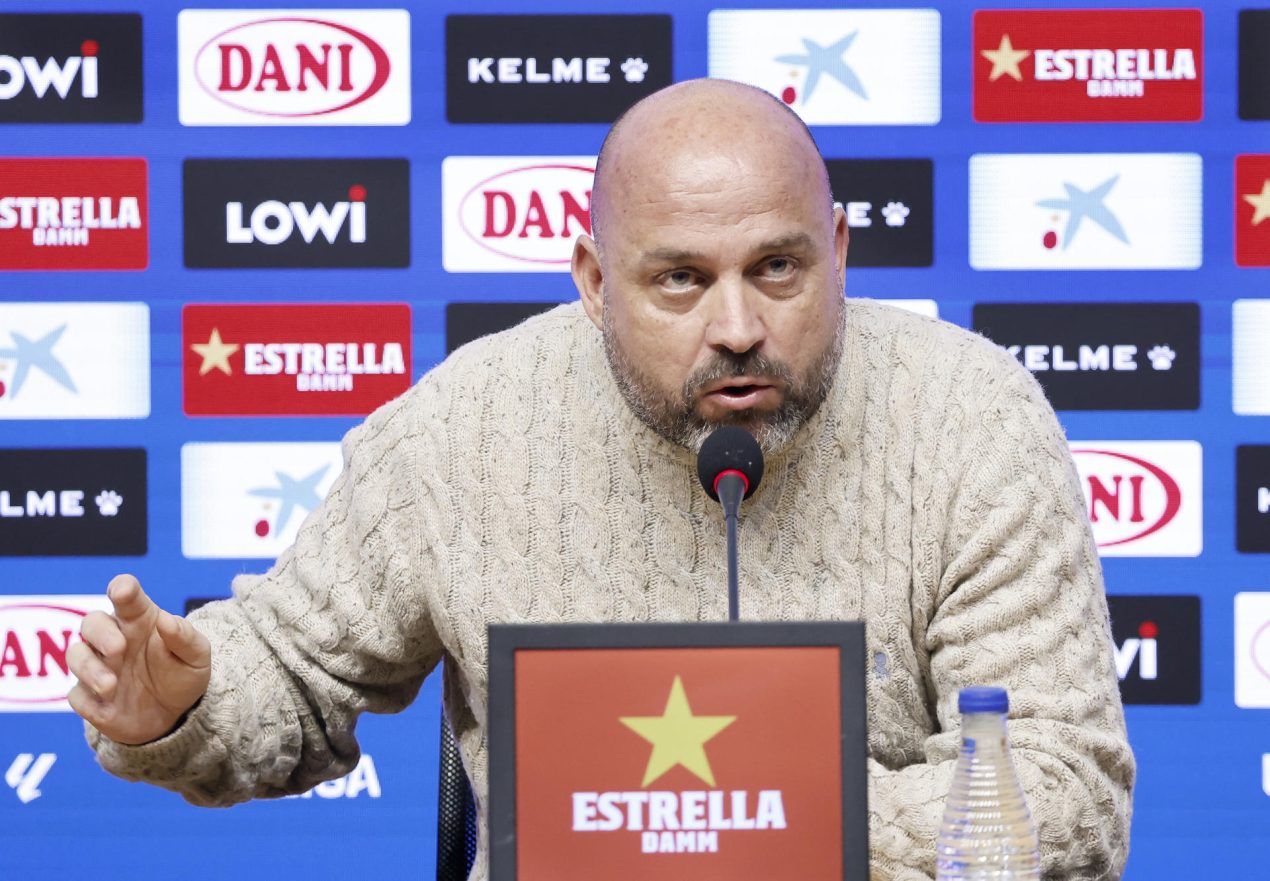El entrenador del RCD Espanyol de Barcelona, Manolo González, durante la rueda de prensa ofrecida de cara al partido de la Liga que jugarán contra el FC Barcelona. EFE/ Andreu Dalmau 