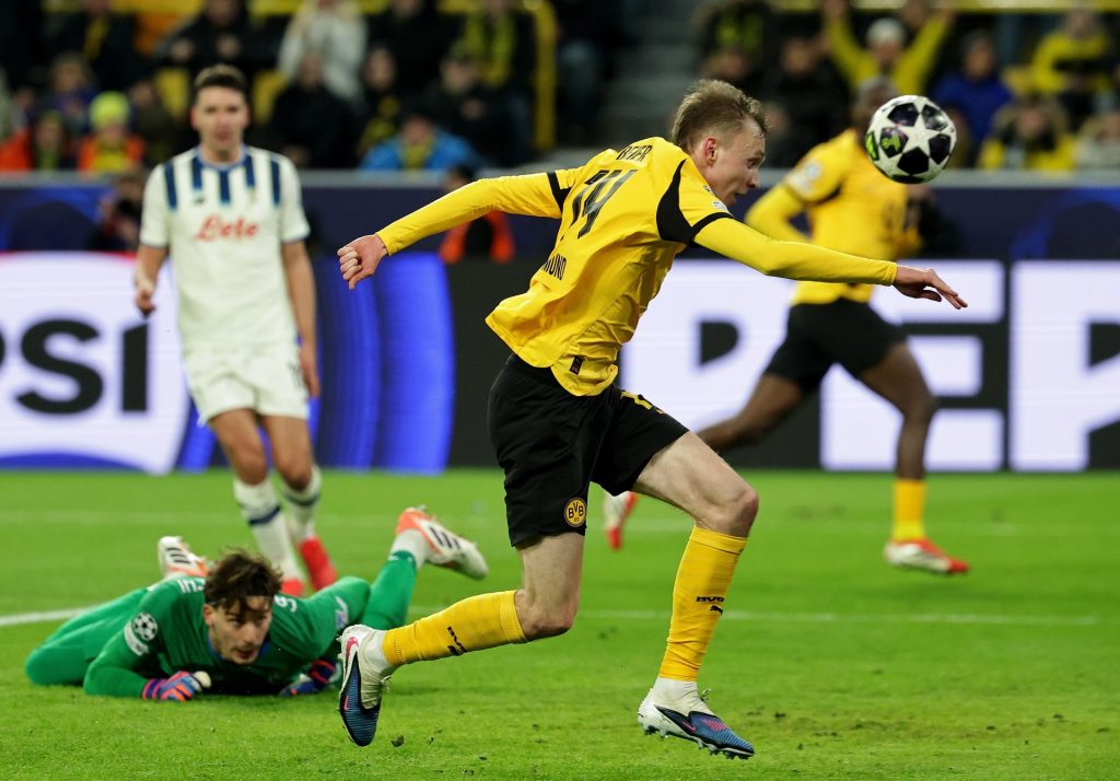 El jugador del Dortmund Maximilian Beier logra el 2-0 durante el partido de la UEFA Champions League que han jugado Borussia Dortmund y Atalanta BC, en Dortmund, Alemania. EFE/EPA/FRIEDEMANN VOGEL