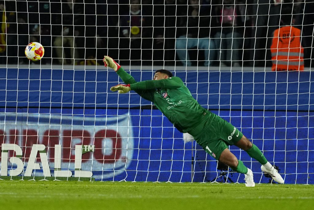 Musso, durante el partido de vuelta de las semifinales de la Copa del Rey. EFE/Alejandro García
