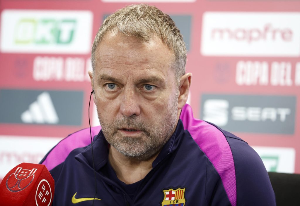 El entrenador del FC Barcelona Hansi Flick, durante la rueda de prensa previa al partido de vuelta de la Copa del Rey, que jugarán mañana frente al Atlético de Madrid.- EFE/ Andreu Dalmau
