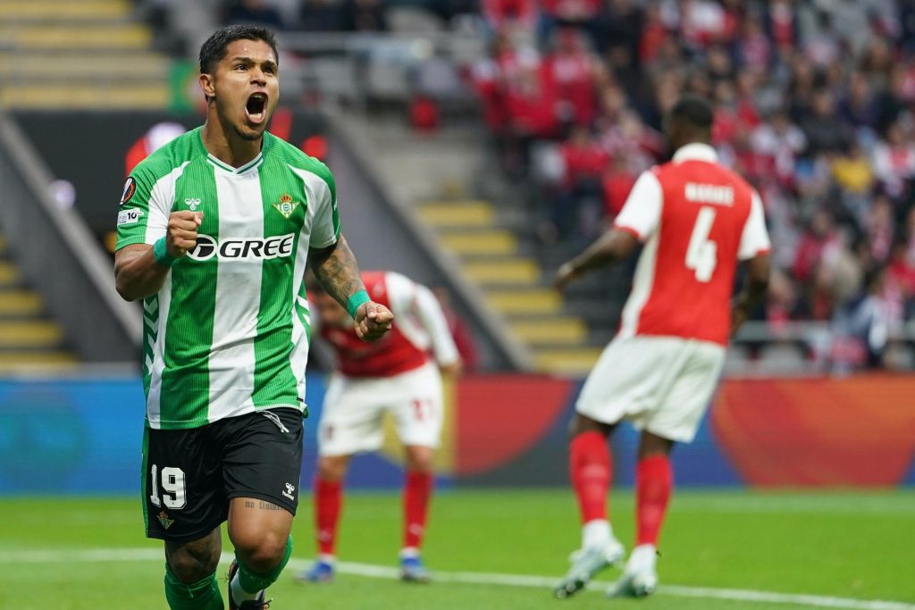 El delantero colombiano Cucho Hernández, en el campo del Sporting de Braga EFE/EPA/HUGO DELGADO