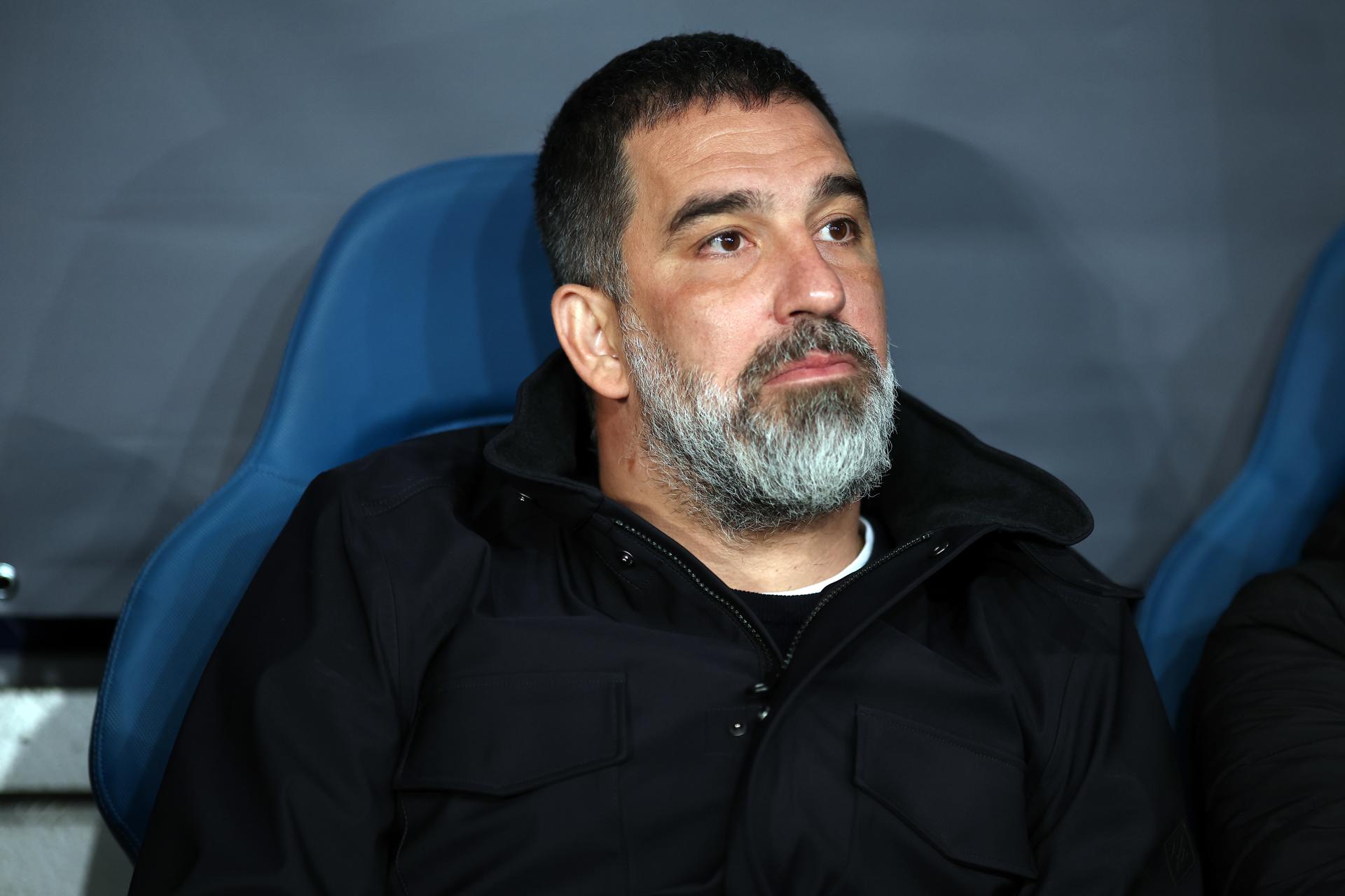 Arda Turan, entrenador del Shakthar, durante el partido. EFE/EPA/Lukasz Gagulski.