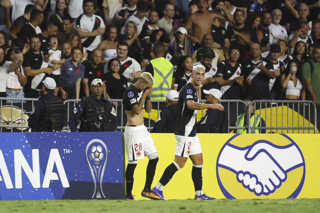 Vasco golea y forma un triple empate en la cima de grupo con Audax y Olimpia