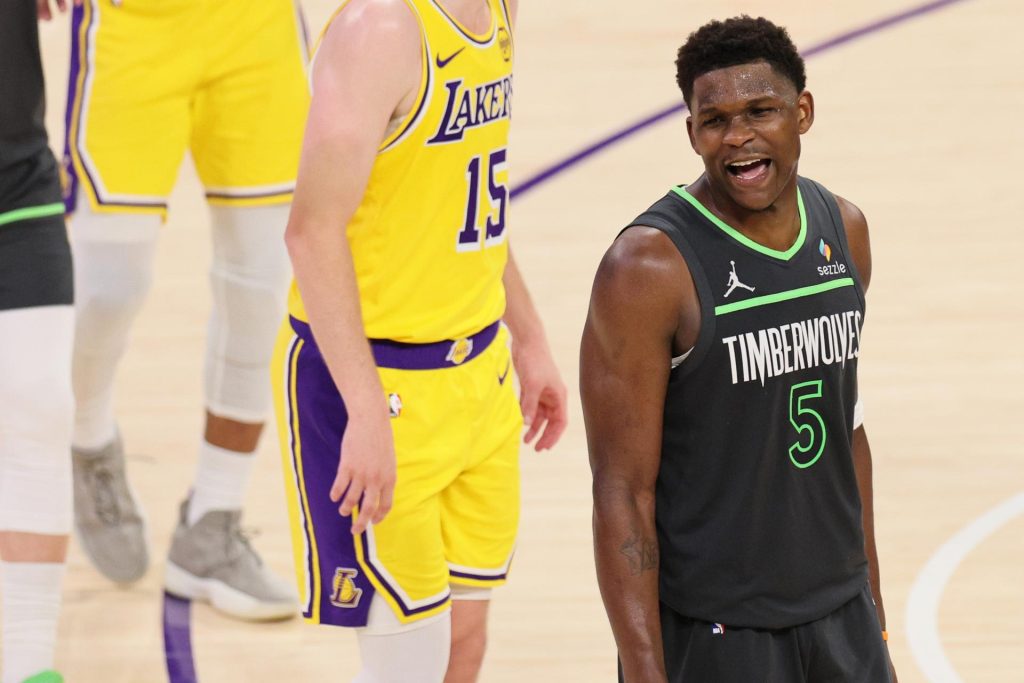 NBA: Anthony Edwards será baja varias semanas por una lesión en la rodilla