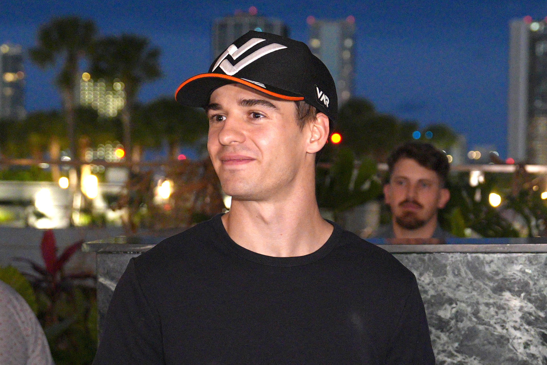 Nicolás Varrone, piloto argentino de Fórmula 2, afirmó este jueves que afrontará el Gran Premio de Miami, este fin de semana, como si estuviera en casa por el numeroso público latino residente. EFE/ Alberto Boal