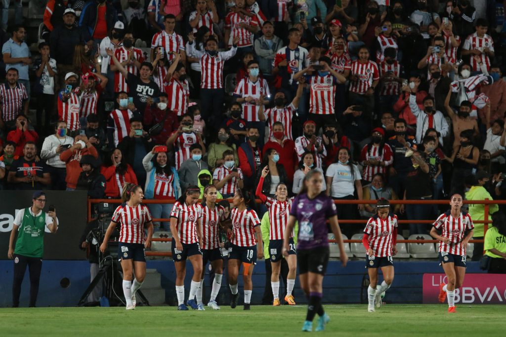 Jugadoras del Guadalajara festejan un gol de Alicia Cervantes. Imagen de archivo. EFE/David Martínez Pelcastre