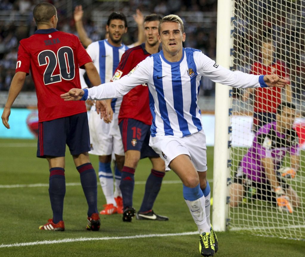 Antoine Griezmann celebra un gol con la Real Sociedad frente a Osasuna el 2/11/2013, en la duodécima jornada de la Liga. EFE/Juan Herrero
