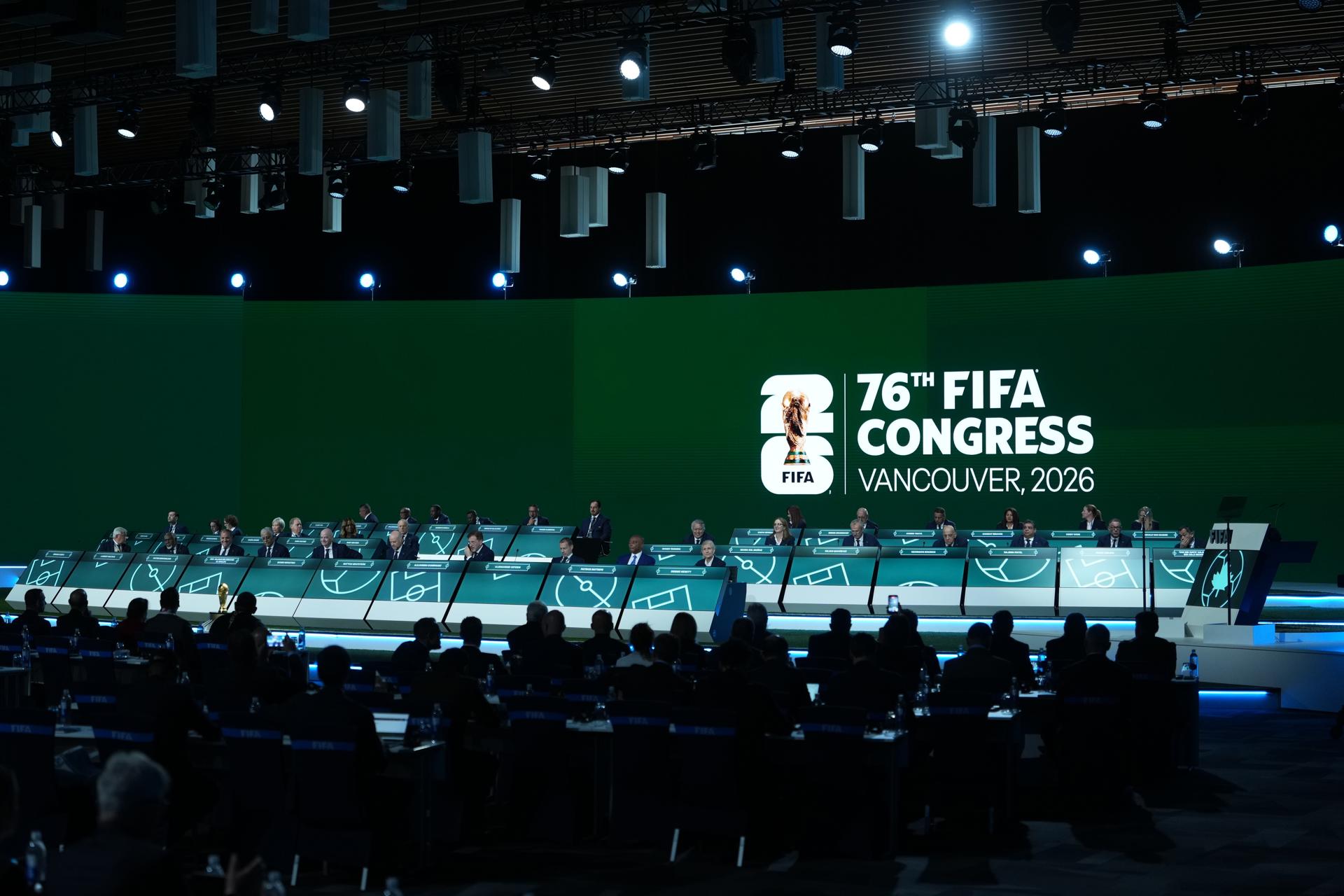 Aspecto de las deliberaciones de la edición 76 del Congreso de la FIFA celebrado este jueves en Vancouver. EFE/EPA/BOB FRID