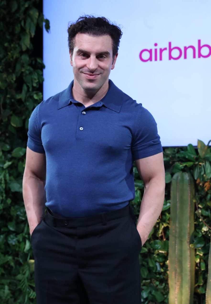El director ejecutivo y cofundador de Airbnb, Brian Chesky, posa durante una entrevista con EFE este miércoles en Ciudad de México (México). EFE/Mario Guzmán