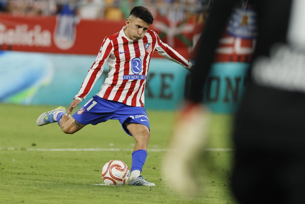 Thiago Almada, en una foto de archivo en la final de la Copa del Rey ante la Real Sociedad. EFE/José Manuel Vidal
