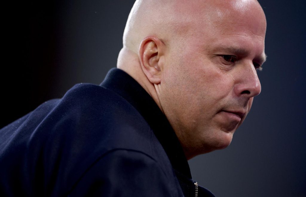 Arne Slot, entrenador neerlandés que no continuará en el Liverpool. EFE/EPA/ADAM VAUGHAN
