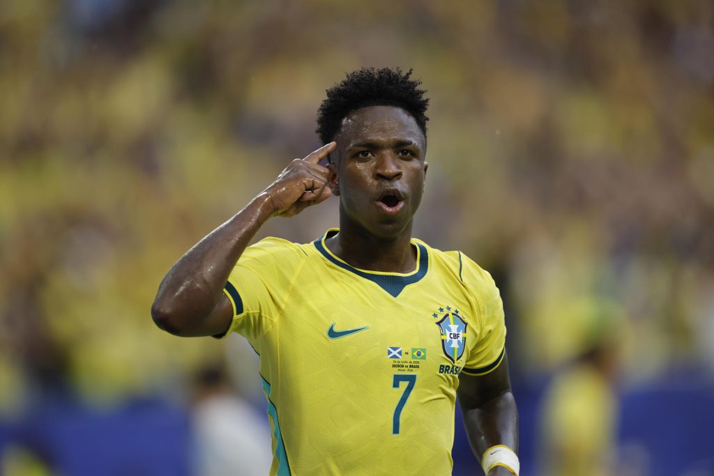 Fotografía del pasado 24 de junio en la que puede verse al delantero brasileño Vinícius Júnior celebrando un gol en un partido del grupo C del Mundial de la FIFA 2026 entre Escocia y Brasil, en el estadio Hard Rock en Miami (EE.UU.). EFE/ Alberto Estevez
