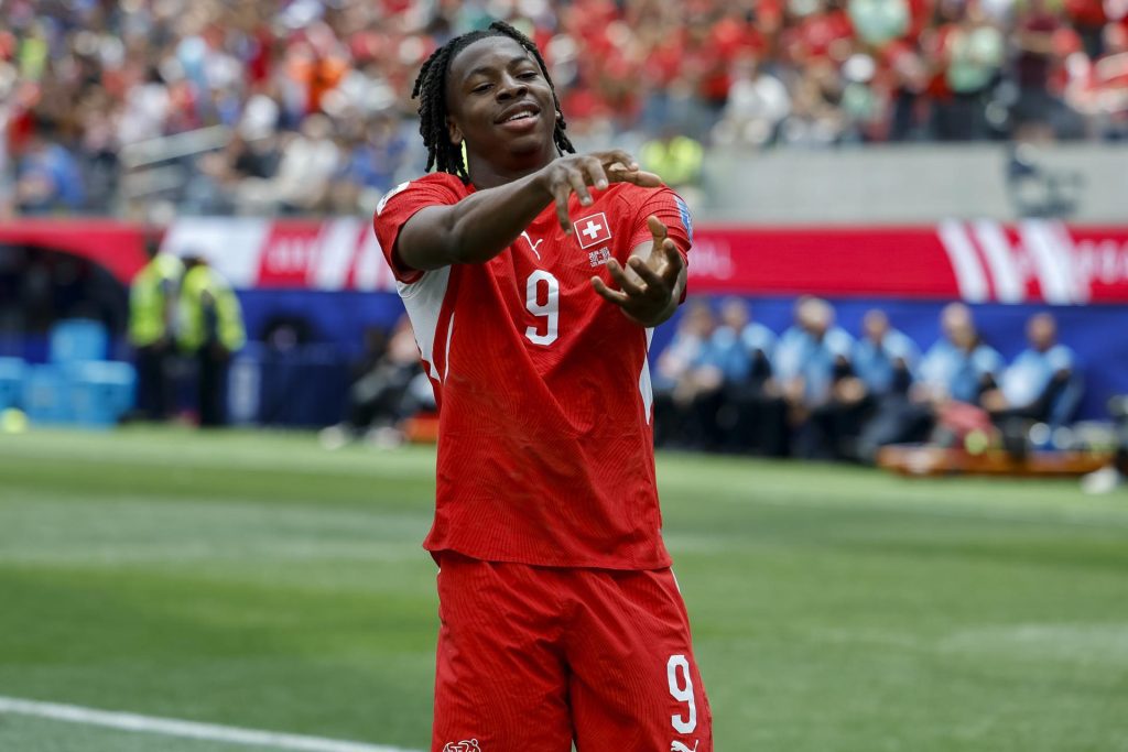 El suizo Johan Manzambi celebra tras marcar un gol durante el partido de la fase de grupos de la Copa Mundial de la FIFA 2026. EFE/EPA/PETER KLAUNZER
