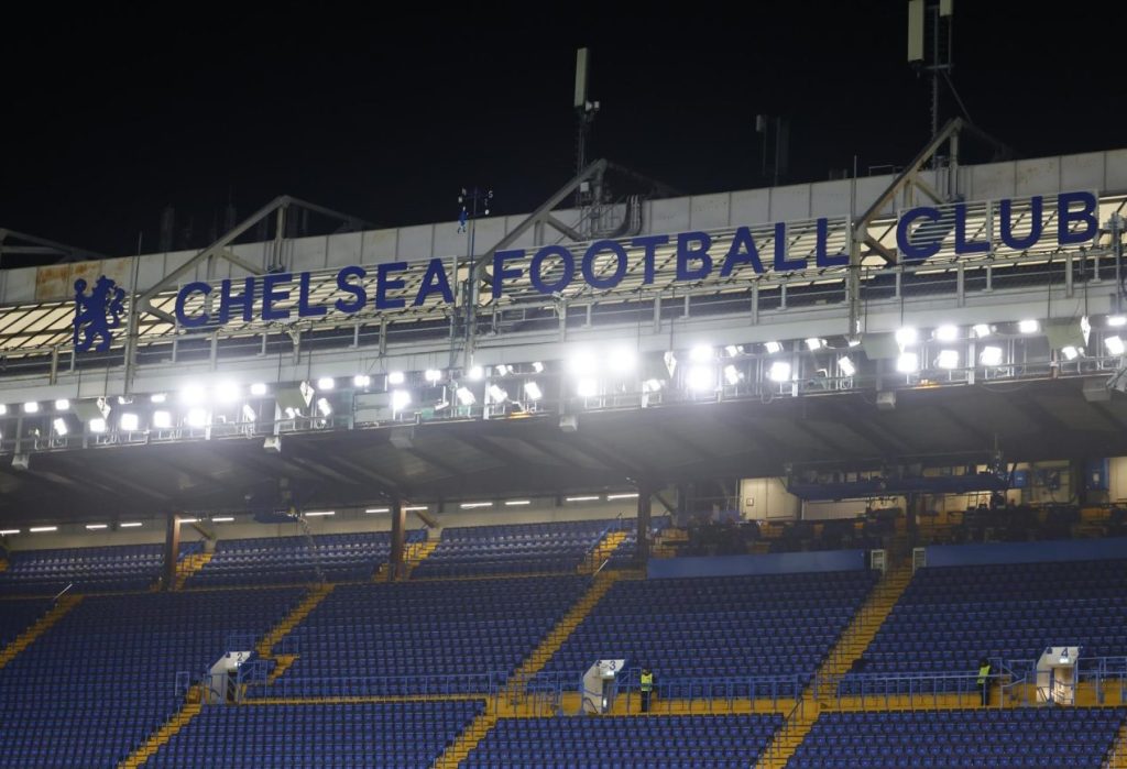 El Chelsea, sancionado con 10 millones por incumplir las reglas financieras