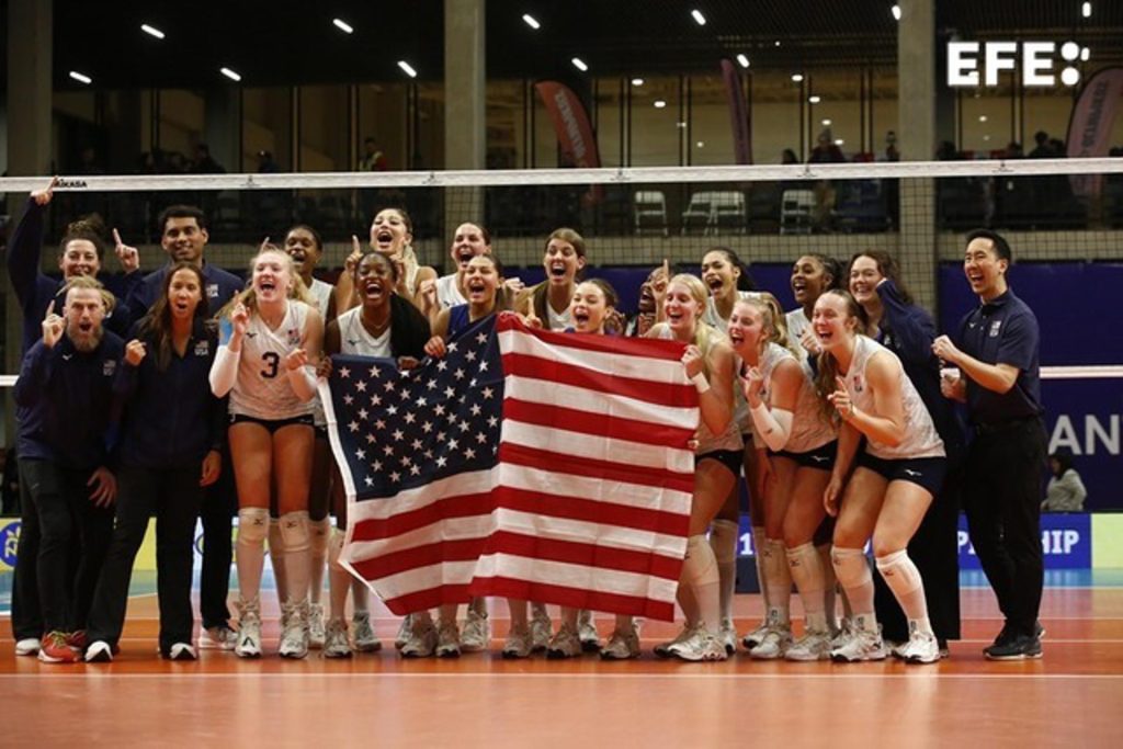Estados Unidos se proclamó este domingo en Santiago de Chile campeón del Mundial de Voleibol femenino sub-17 tras imponerse por 3-0 a la selección de Turquía. EFE/ Instituto Nacional de Deportes /SOLO USO EDITORIAL (CRÉDITO OBLIGATORIO)
