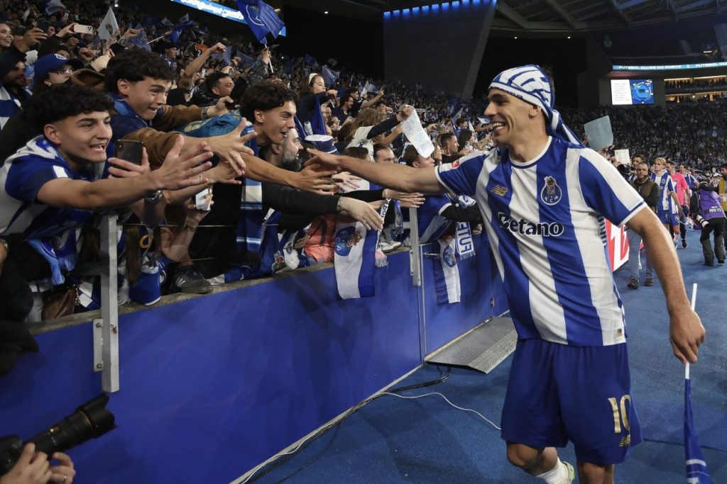 El Oporto de Veiga y Sainz ante el Alverca de Vini Jr en el inicio de la Liga Portugal
