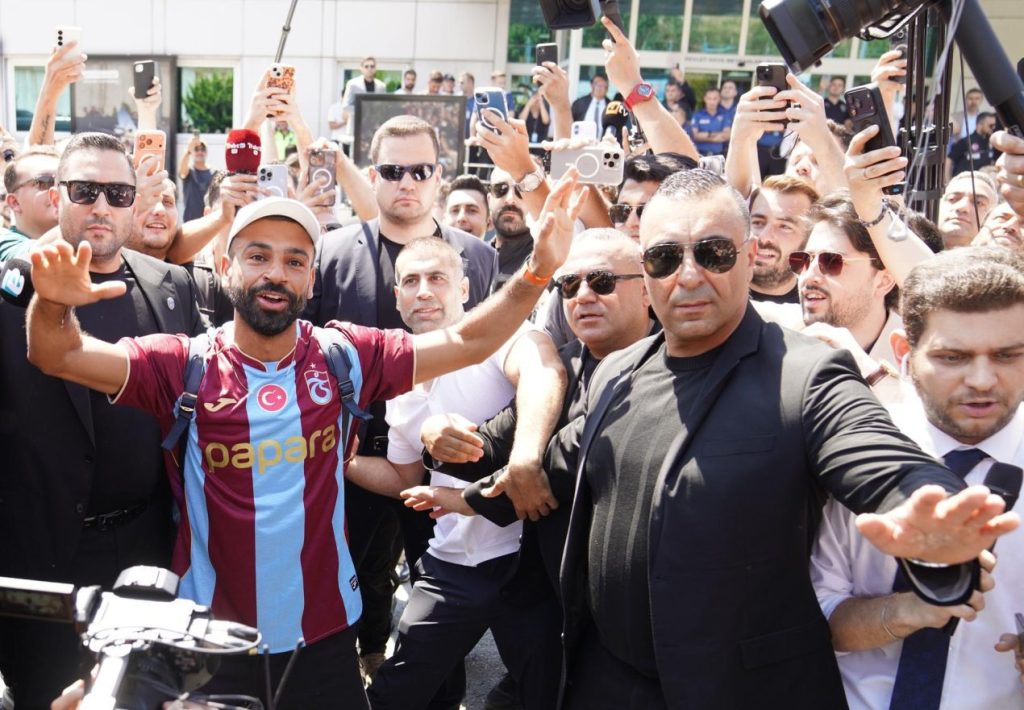 Mohamed Salah llega a Turquía para fichar por el Trabzonspor