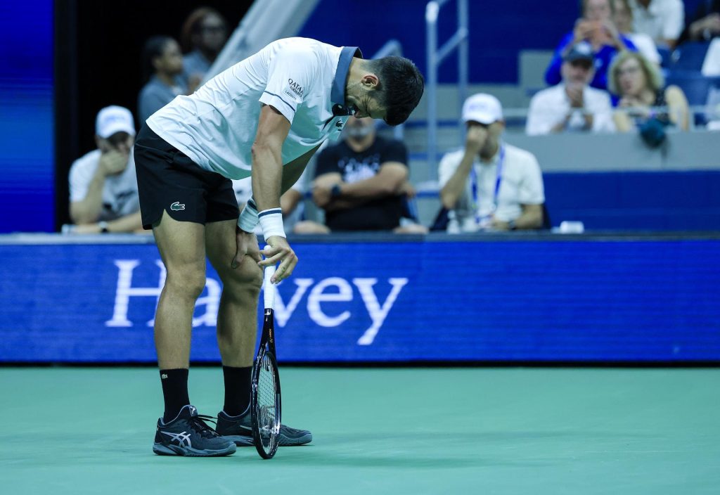El serbio Novak Djokovic, durante el partido de primera ronda del Abierto de Estados Unidos que perdió ante el argentino Mariano Navone. EFE/EPA/BRIAN HIRSCHFELD