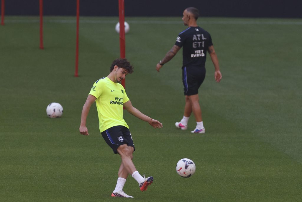 Julián Alvarez, en el entrenamiento del martes del Atlético de Madrid. EFE/Mariscal